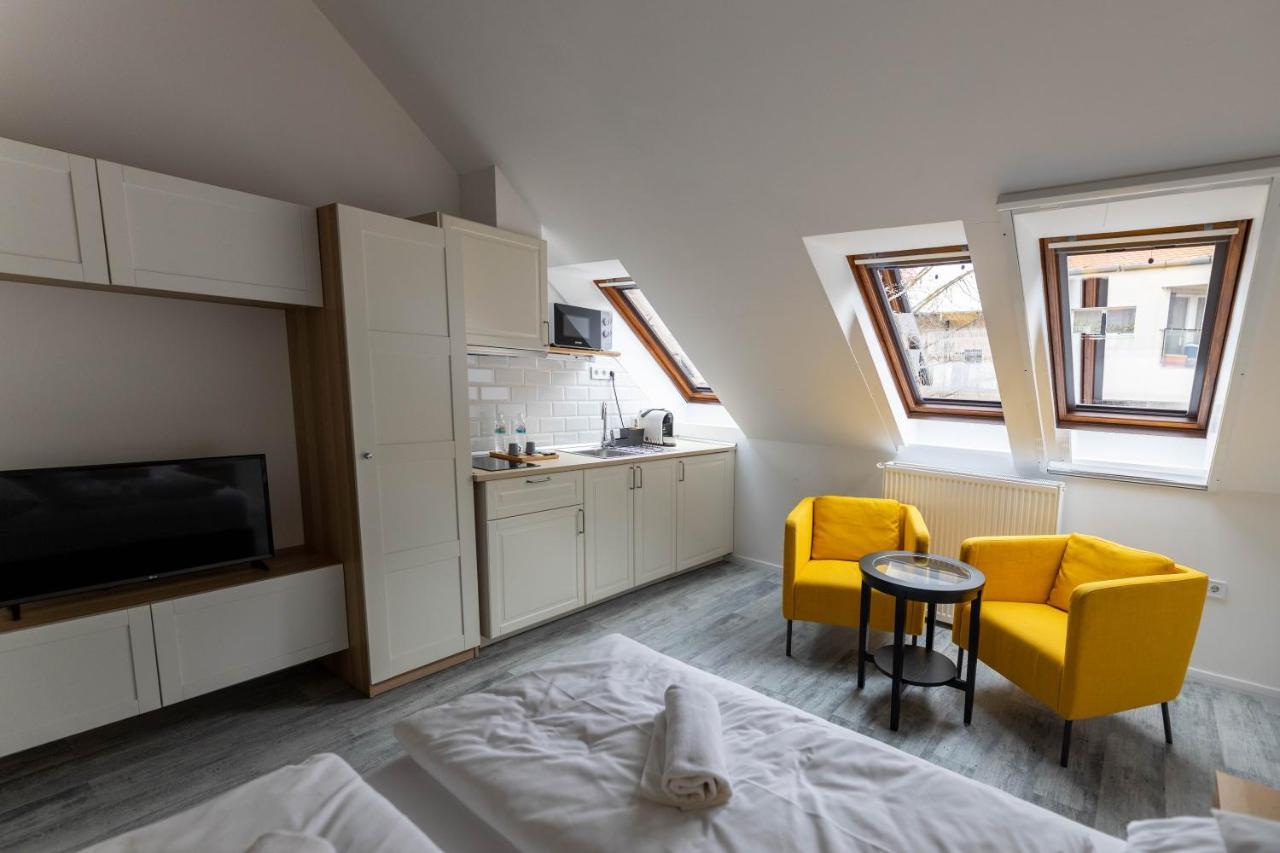 Roomstore Studio Apartments Эгер Экстерьер фото